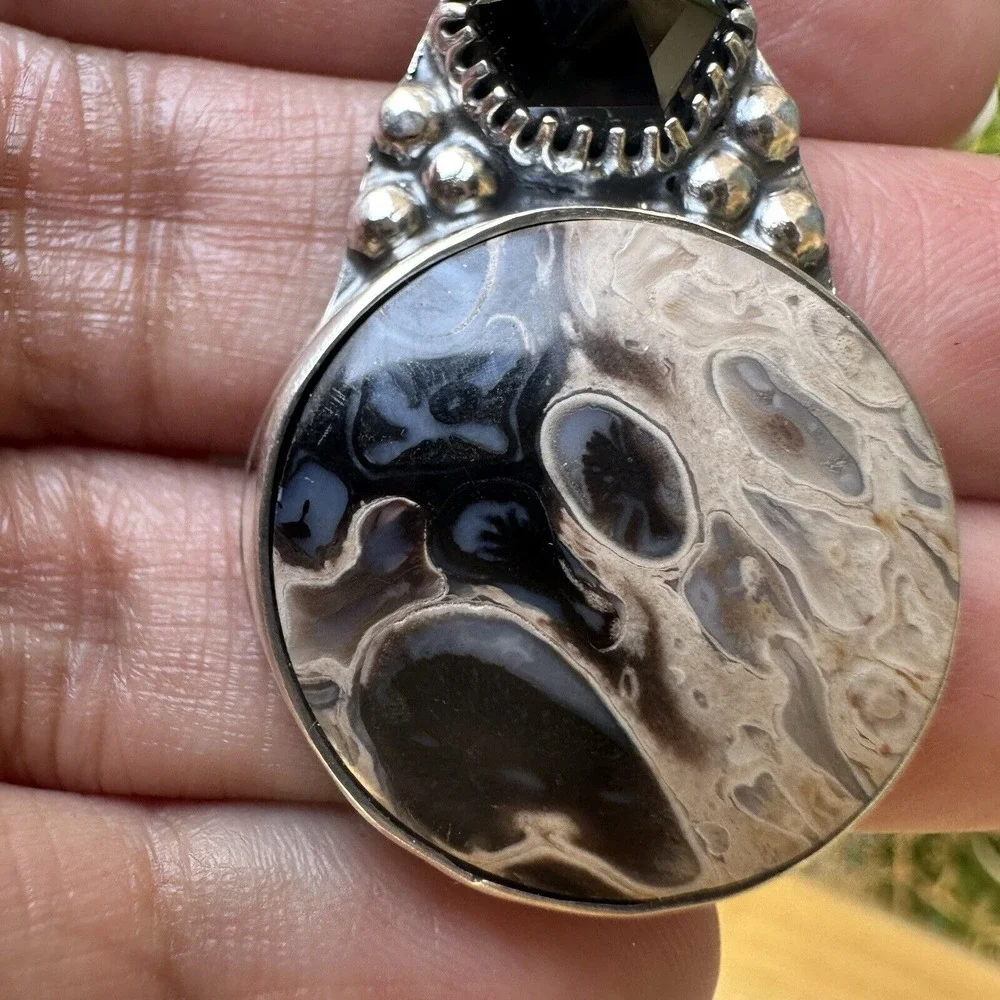 Cheri Rossman Pendant 1.75 Inch Petrified Palm Root Onyx 925 Sterling 11.2g‎ USA